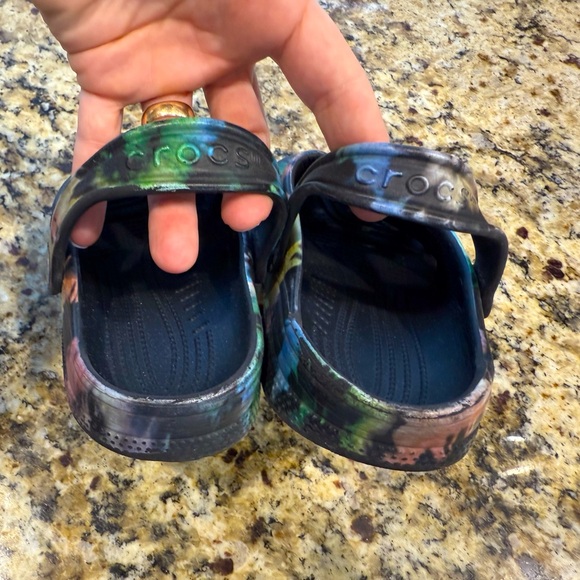 Crocs Kids Tie-Dye Clogs Size 3 - Picture 4 of 5